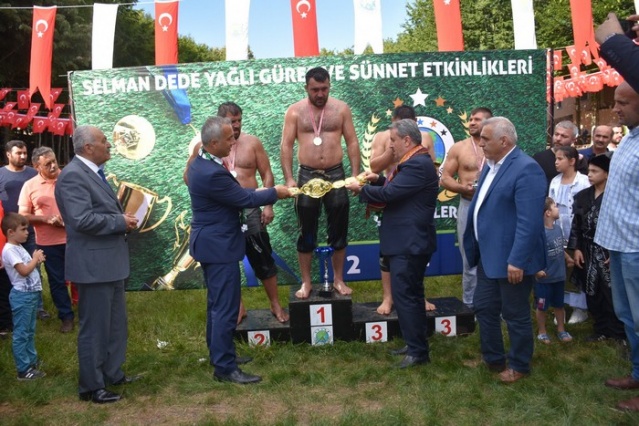 Selman Dede Güreşleri'nde başpehlivan Süleyman Aykırı