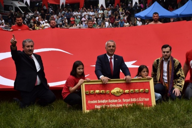 Selman Dede Güreşleri'nde başpehlivan Süleyman Aykırı