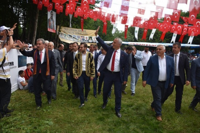 Selman Dede Güreşleri'nde başpehlivan Süleyman Aykırı