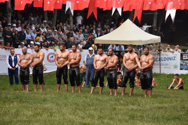 Selman Dede Güreşleri'nde başpehlivan Süleyman Aykırı