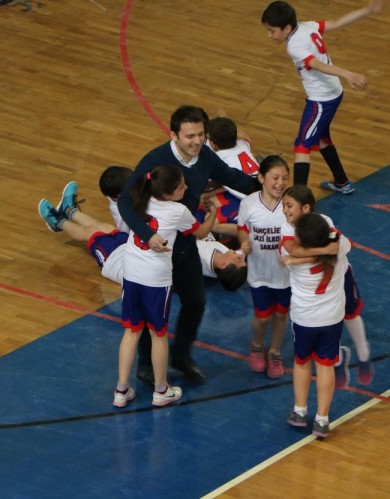 Serdivan'da 23 Nisan Coşkusu