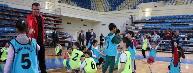 Serdivan'da 23 Nisan Coşkusu