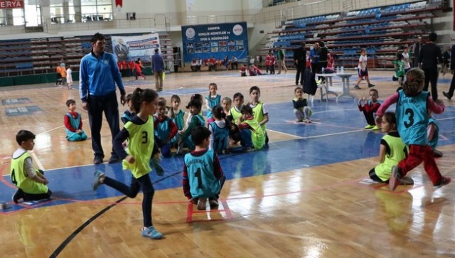 Serdivan'da 23 Nisan Coşkusu