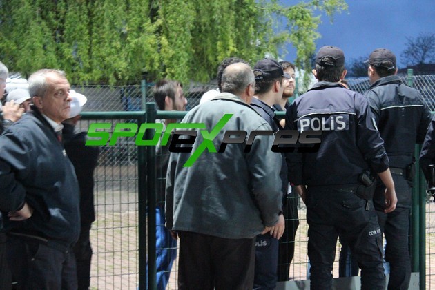 Hacıkışla-Söğütlü maçında olaylar çıktı