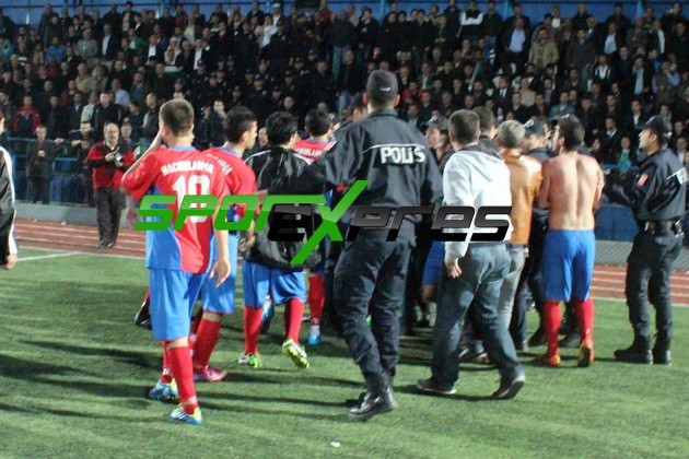 Hacıkışla-Söğütlü maçında olaylar çıktı