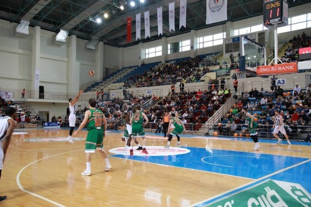 Sakarya Büyükşehir-Banvit: 81-76