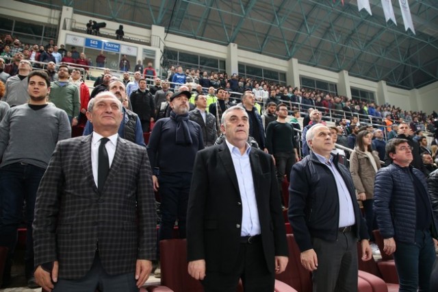 Sakarya Büyükşehir Basket- Demir İnşaat Büyükçekmece: 77-67