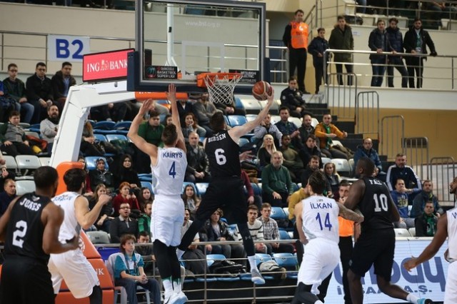 Sakarya Büyükşehir Basket- Demir İnşaat Büyükçekmece: 77-67