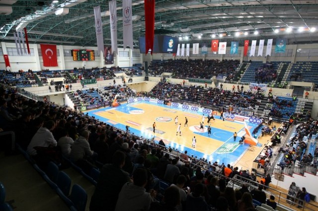 Sakarya Büyükşehir Basket- Demir İnşaat Büyükçekmece: 77-67