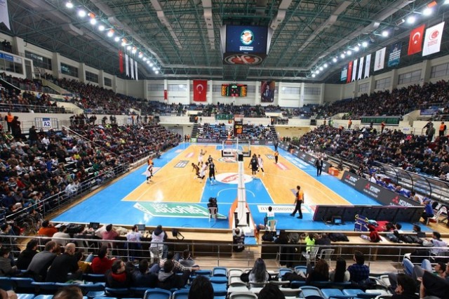 Sakarya Büyükşehir Basket- Demir İnşaat Büyükçekmece: 77-67