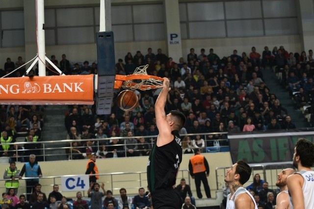 Sakarya Büyükşehir Basket- Demir İnşaat Büyükçekmece: 77-67