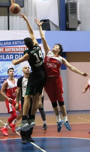 Basketbolda Sakarya derbisi nefesleri kesti