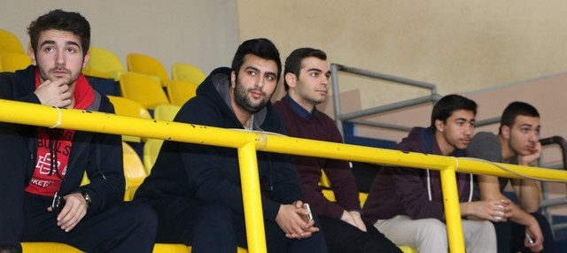 Basketbolda Sakarya derbisi nefesleri kesti