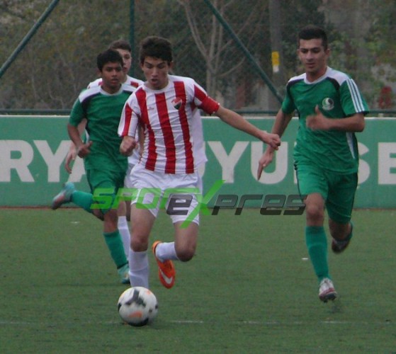 Sakaryaspor-Kocaeli Birlikspor: 2-0 (U15)