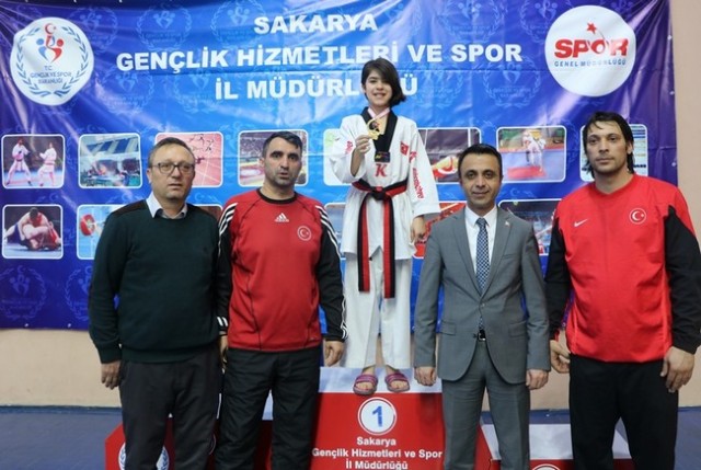 Taekwondonun Yıldızları ödüllerini aldı