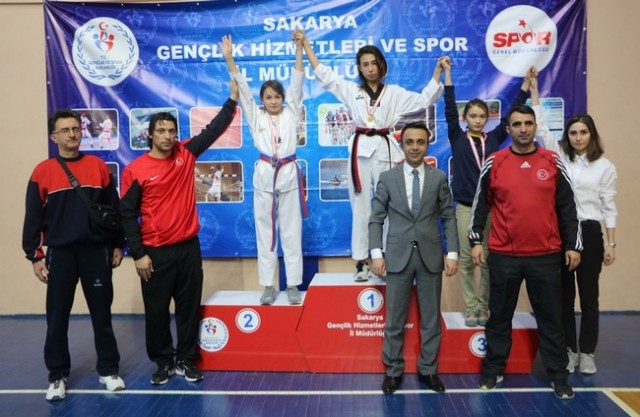 Taekwondonun Yıldızları ödüllerini aldı
