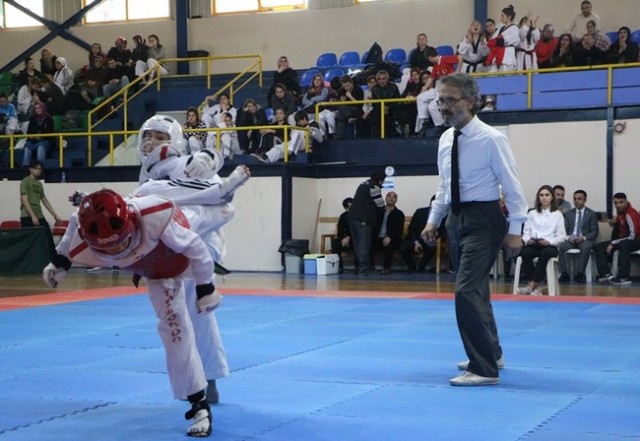 Taekwondonun Yıldızları ödüllerini aldı