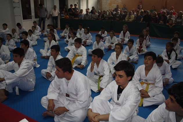 Sakaryalı Minik Taekwondocular terfi etti