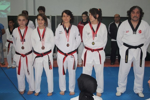 Sakaryalı Minik Taekwondocular terfi etti