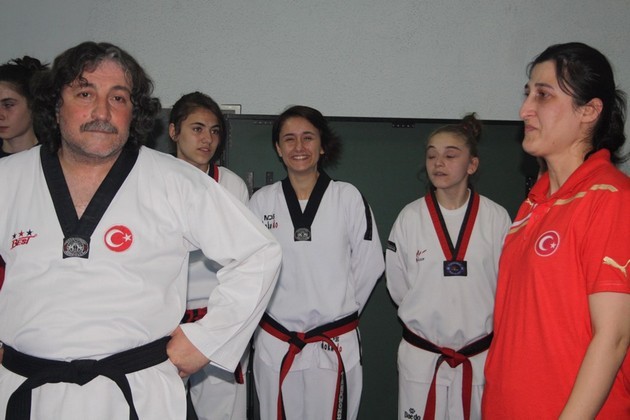 Sakaryalı Minik Taekwondocular terfi etti