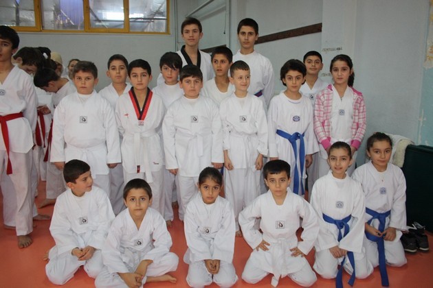 Taekwondo kuşak terfi zamanı