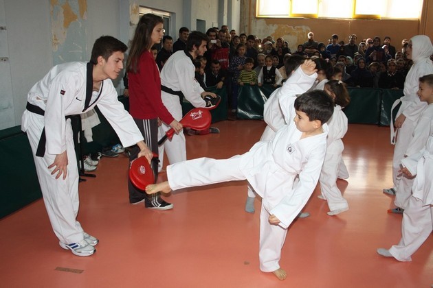 Taekwondo kuşak terfi zamanı