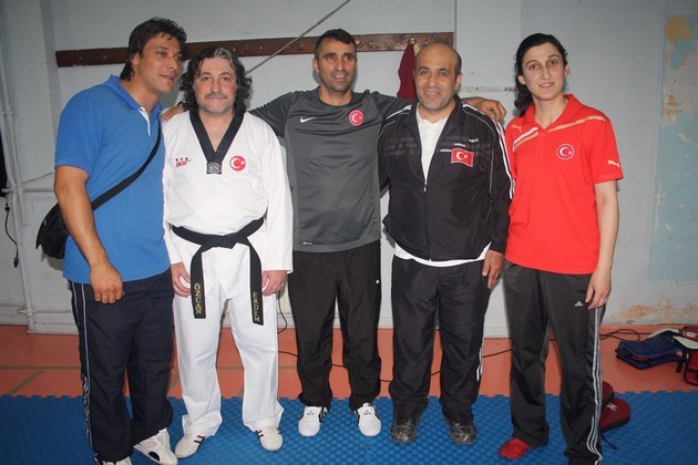 Sakaryalı Minik Taekwondocular terfi etti