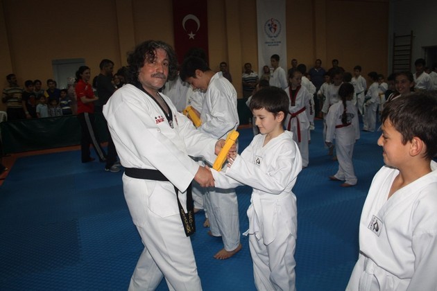 Sakaryalı Minik Taekwondocular terfi etti