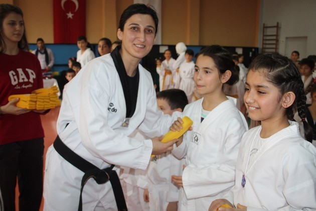 Taekwondo kuşak terfi zamanı