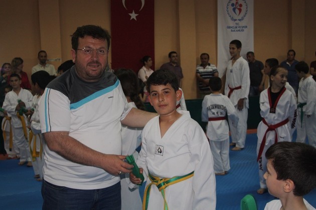 Sakaryalı Minik Taekwondocular terfi etti
