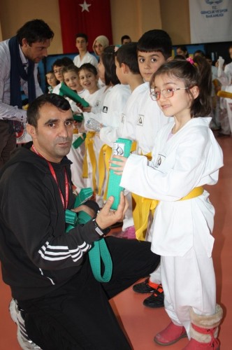 Taekwondo kuşak terfi zamanı