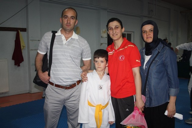 Sakaryalı Minik Taekwondocular terfi etti