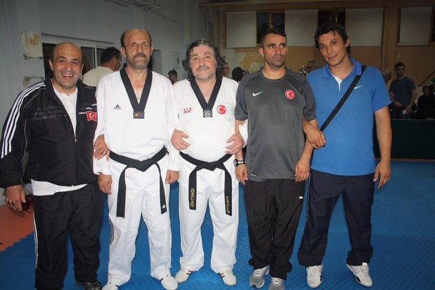 Sakaryalı Minik Taekwondocular terfi etti