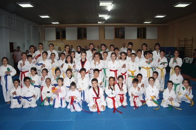 Sakaryalı Minik Taekwondocular terfi etti