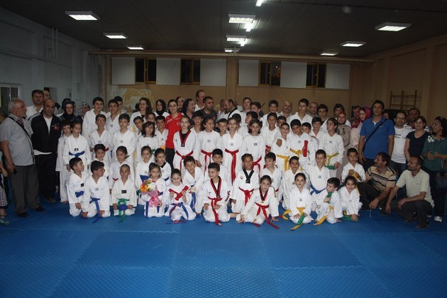Sakaryalı Minik Taekwondocular terfi etti