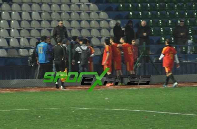 Kırkpınarspor-Karasuspor maçında olaylar çıktı