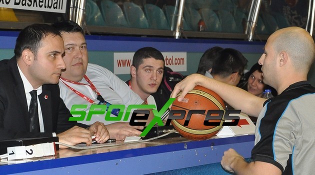 Türkiye’den müthiş start : 76-54