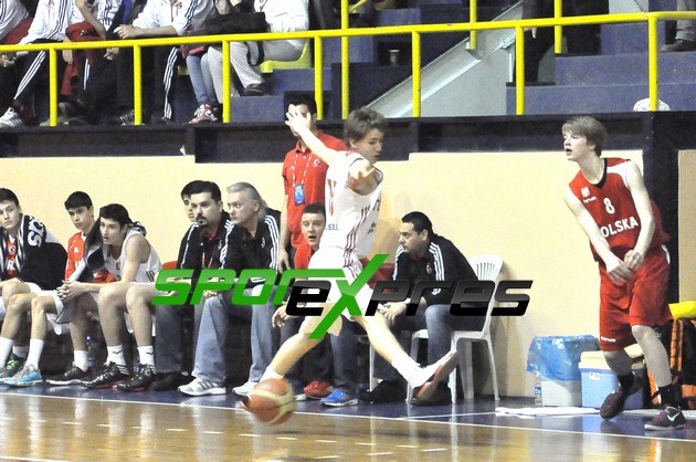 Türkiye’den müthiş start : 76-54