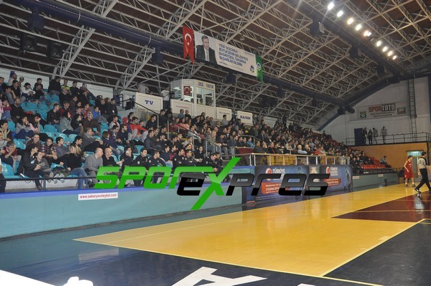Türkiye’den müthiş start : 76-54
