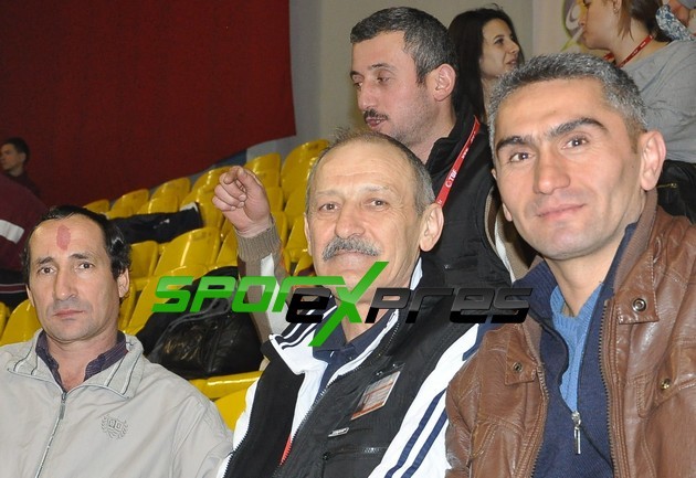 Türkiye’den müthiş start : 76-54
