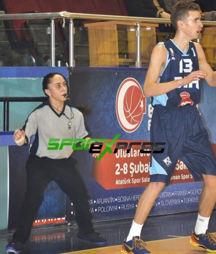 Türkiye’den müthiş start : 76-54