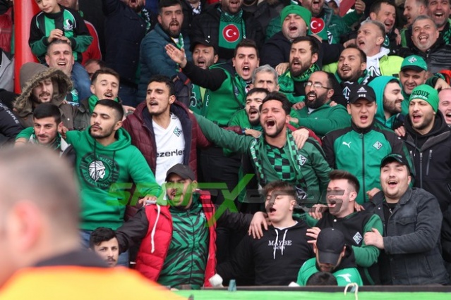 Uşakspor-Sakaryaspor maçı fotoğrafları