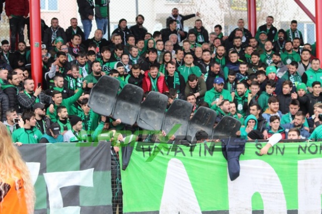 Uşakspor-Sakaryaspor maçı fotoğrafları