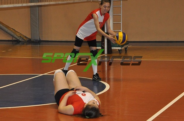 Genç kızlar Voleybol ligi devam ediyor
