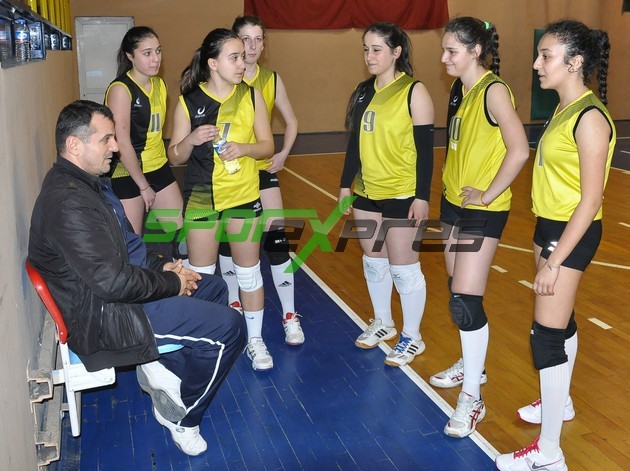 Genç kızlar Voleybol ligi devam ediyor