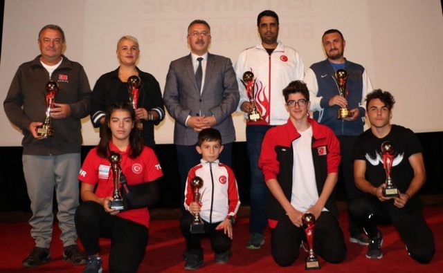 Sakarya Yılın Enleri Ödül Töreni Yapıldı