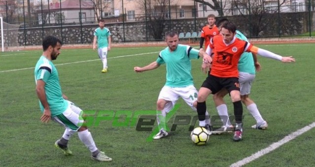 Karasu Yalıspor-Alaağaçspor. 4-2