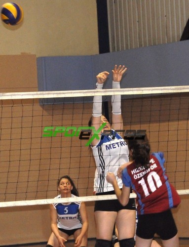 Yeni Hendekspor : 3- H.Yeniözenspor : 0