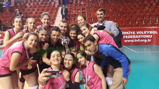 Yeni Hendek Bayan Voleybol takımı 2.Lige yükseldi
