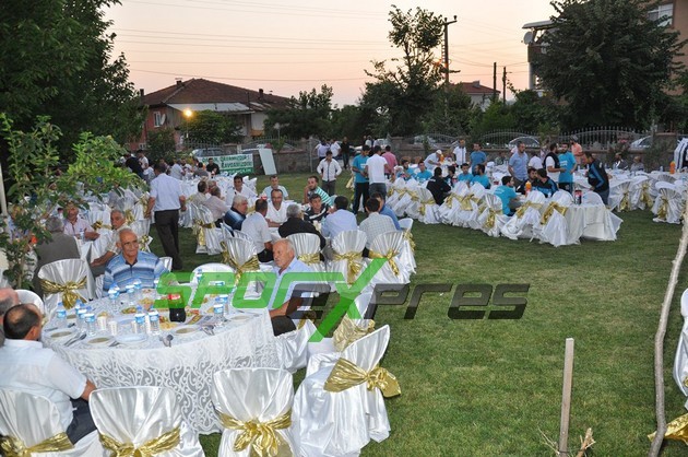 Yeşiller Gençlik şampiyonluk kupasını aldı